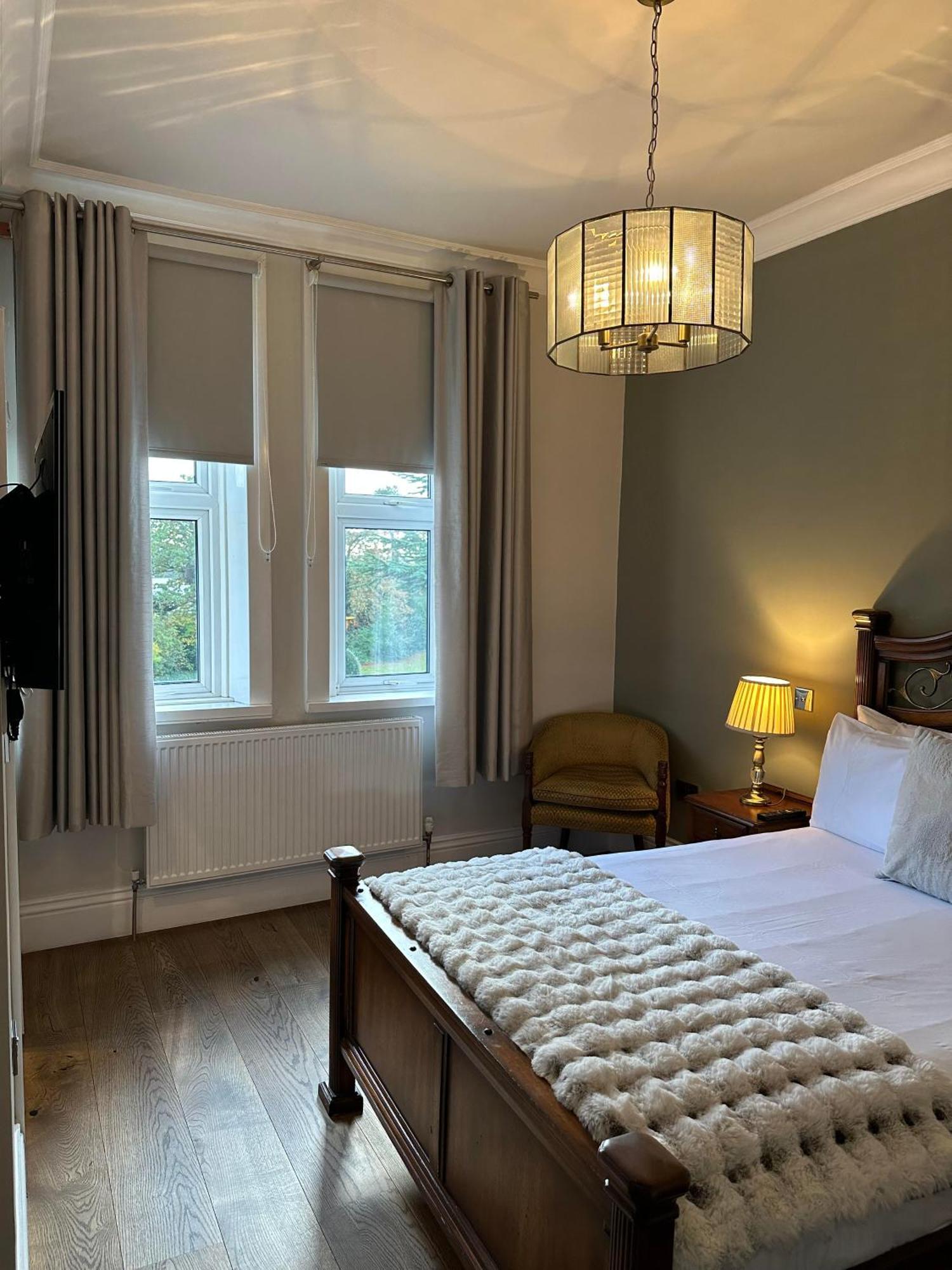 The Manor At Bickley Hotel Bromley Exterior photo
